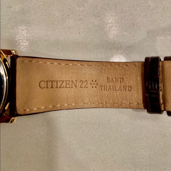 Citizen Eco-Drive Ivory Dial Men's Watch - Picture 3 of 10